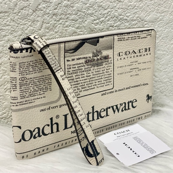 Coach Large Corner Zip Wristlet With Newspaper Print - Picture 2 of 10